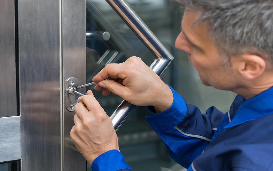 comment monter une serrure Mollégès